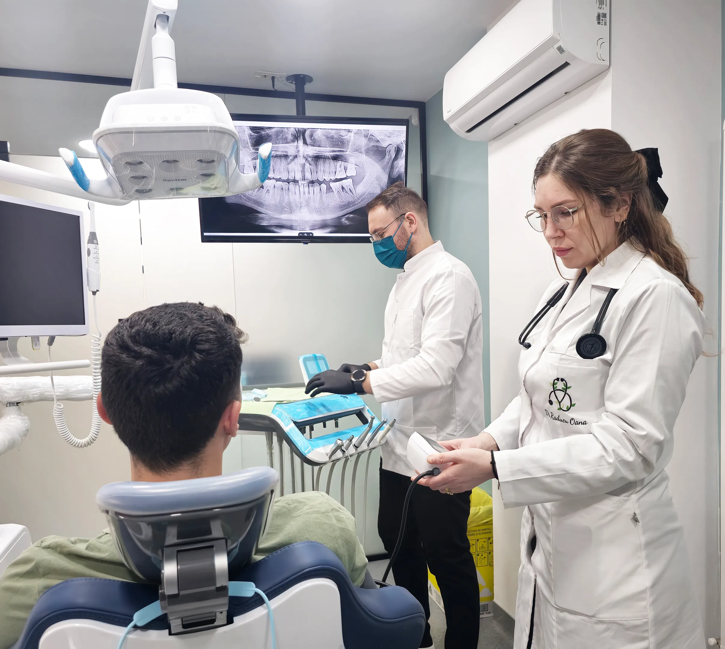 Tipuri implanturi dentare